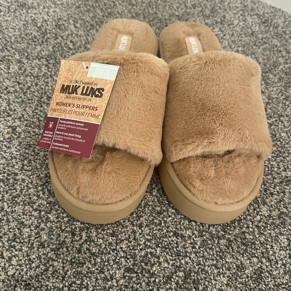 Muk Luks - platform slipper